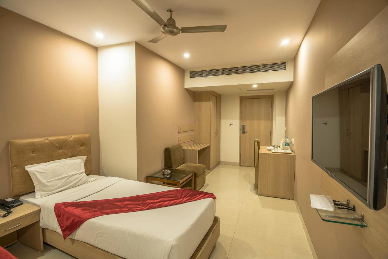 Palette Hotel Nisarga By Sunday Bhopal Extérieur photo
