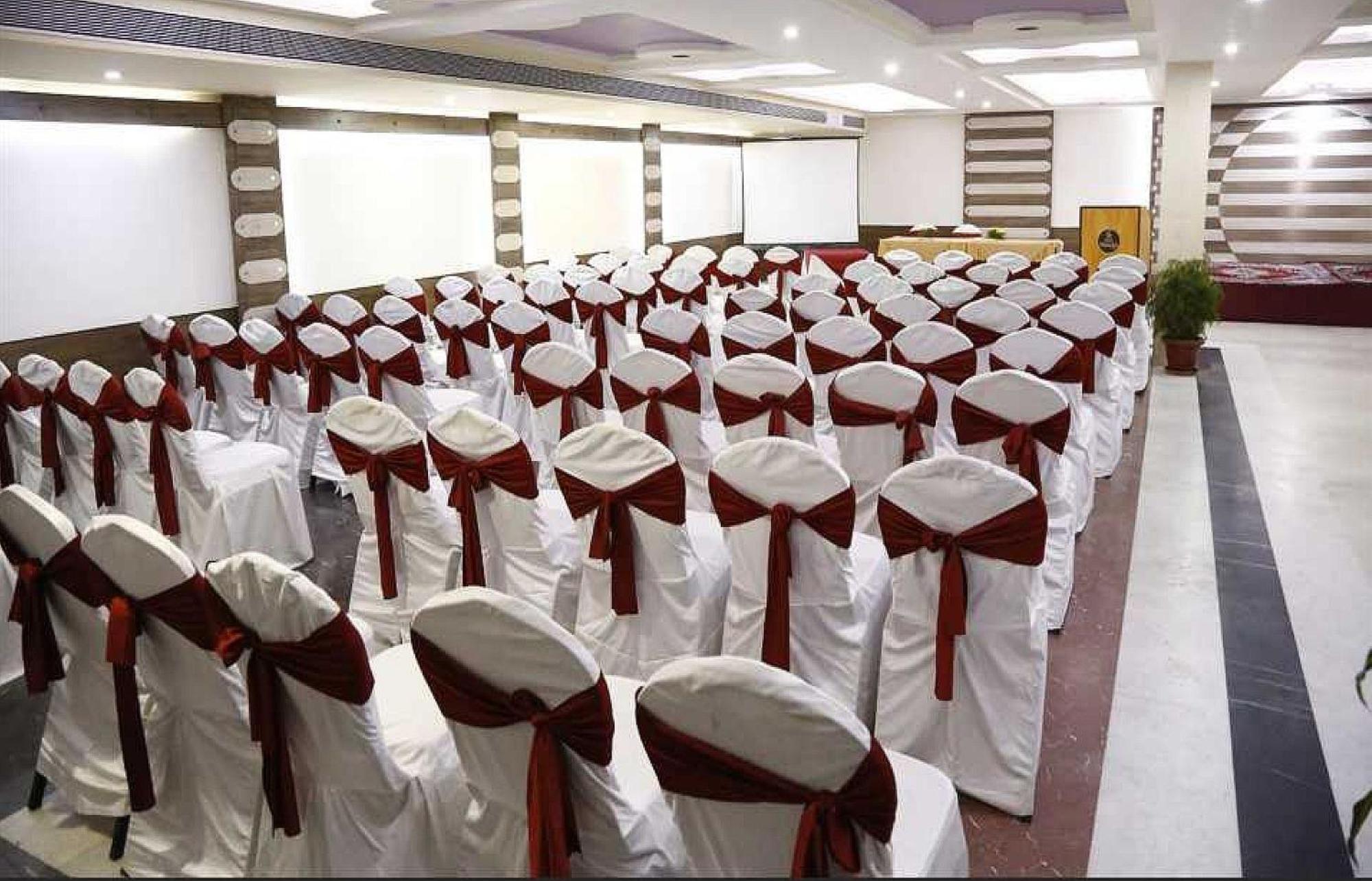 Palette Hotel Nisarga By Sunday Bhopal Extérieur photo