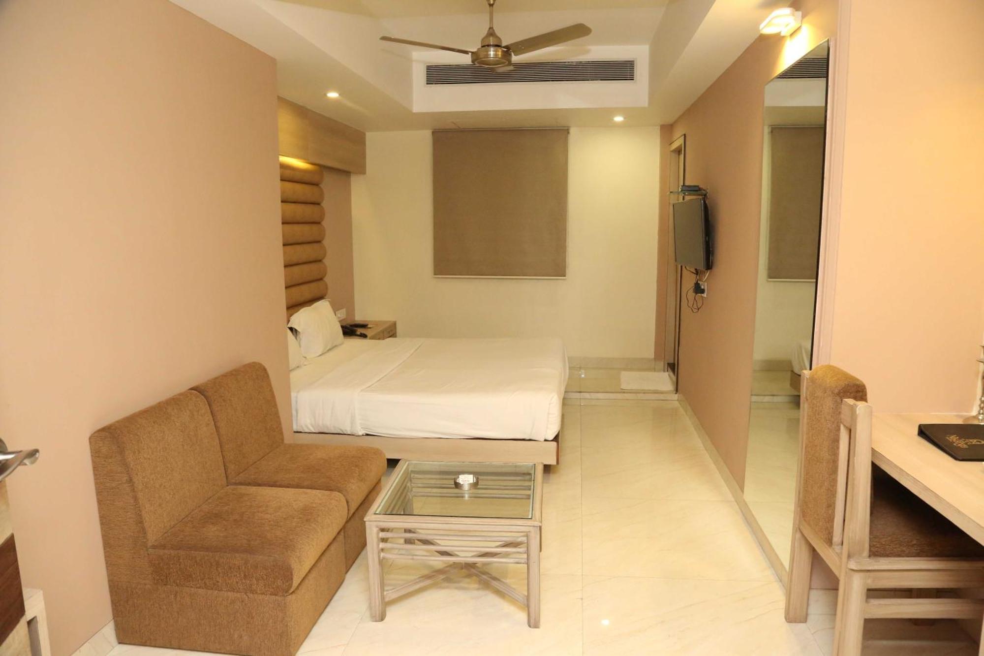 Palette Hotel Nisarga By Sunday Bhopal Extérieur photo