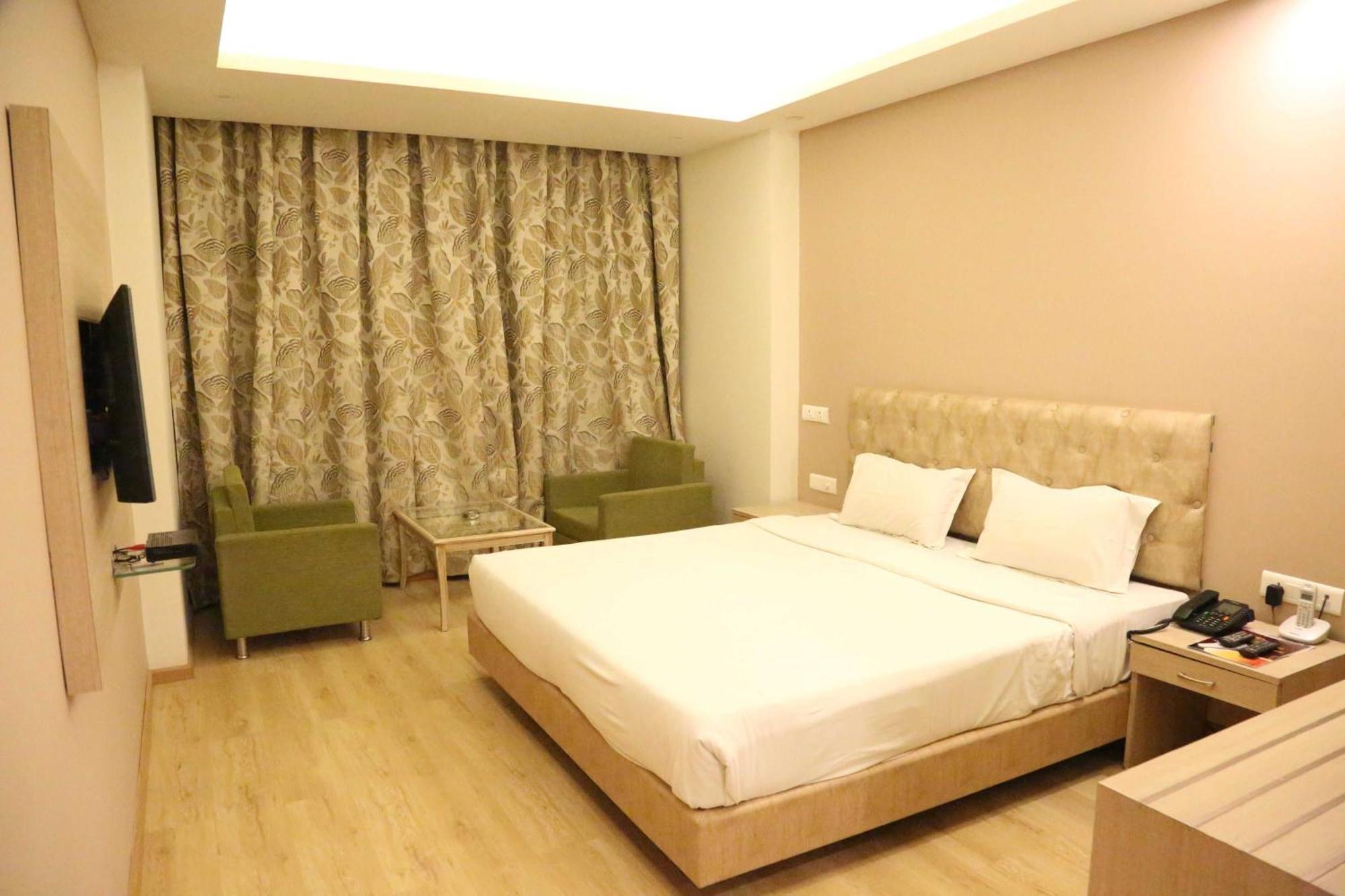 Palette Hotel Nisarga By Sunday Bhopal Extérieur photo