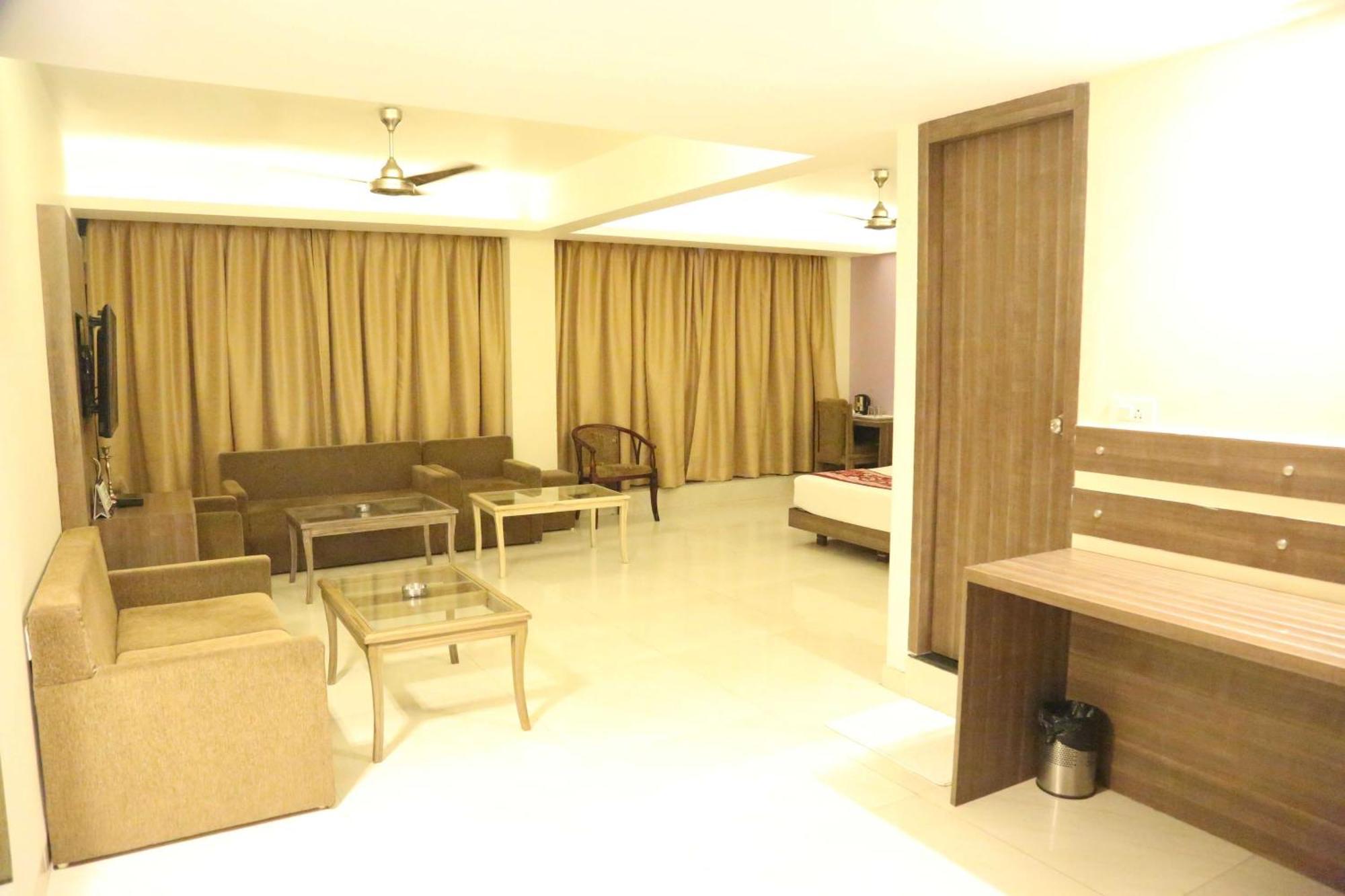Palette Hotel Nisarga By Sunday Bhopal Extérieur photo
