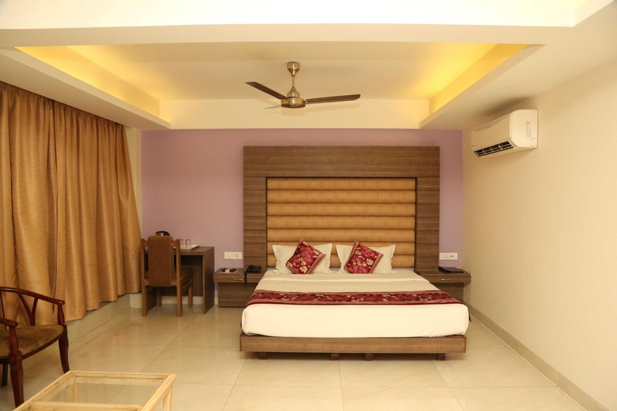 Palette Hotel Nisarga By Sunday Bhopal Extérieur photo